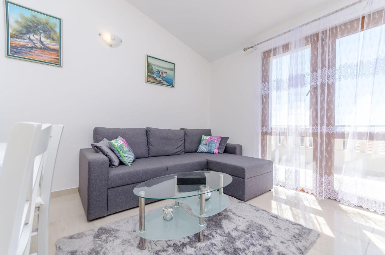 Apartmani Selo Luka Razanj Exterior photo