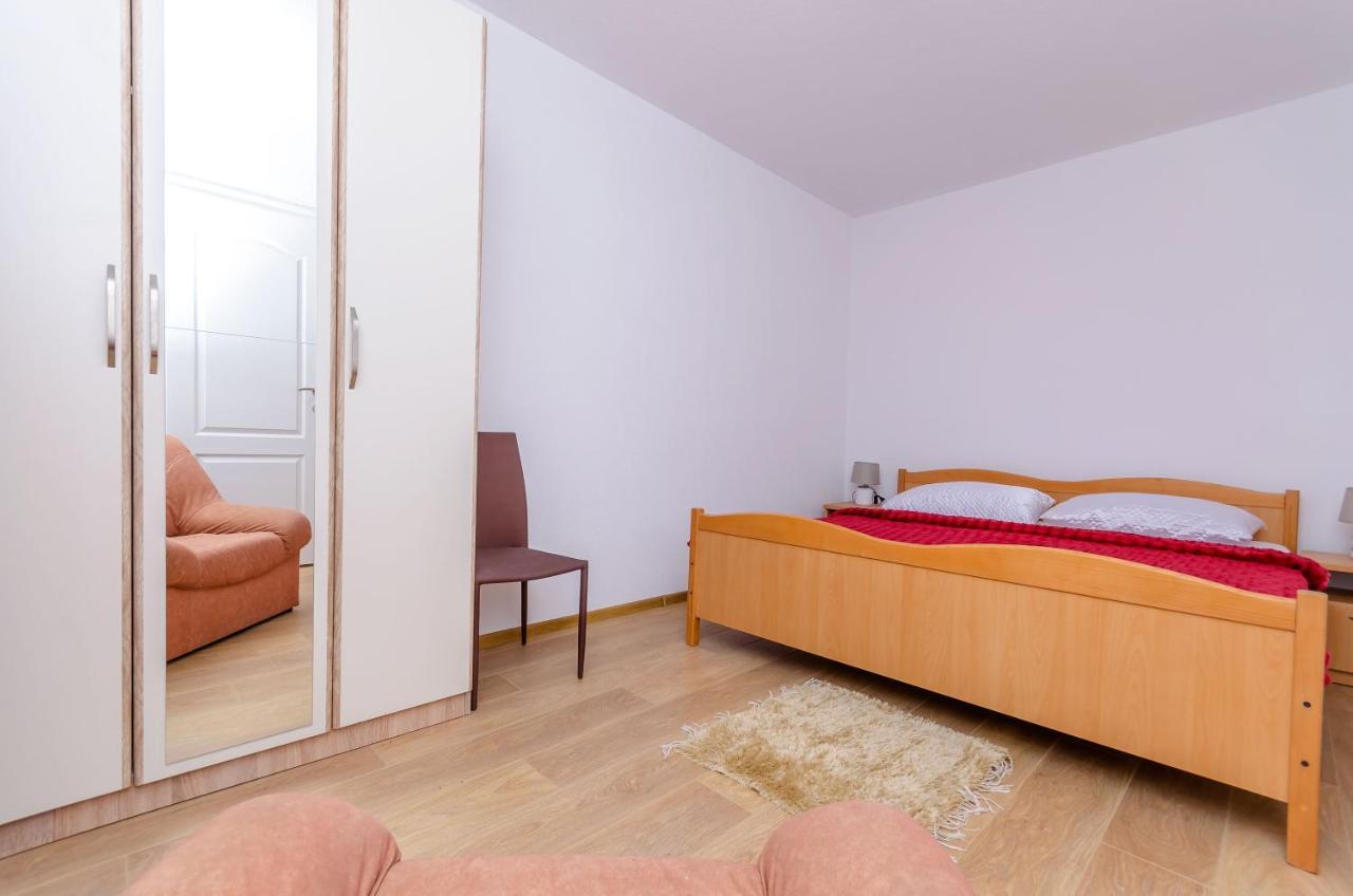 Apartmani Selo Luka Razanj Exterior photo